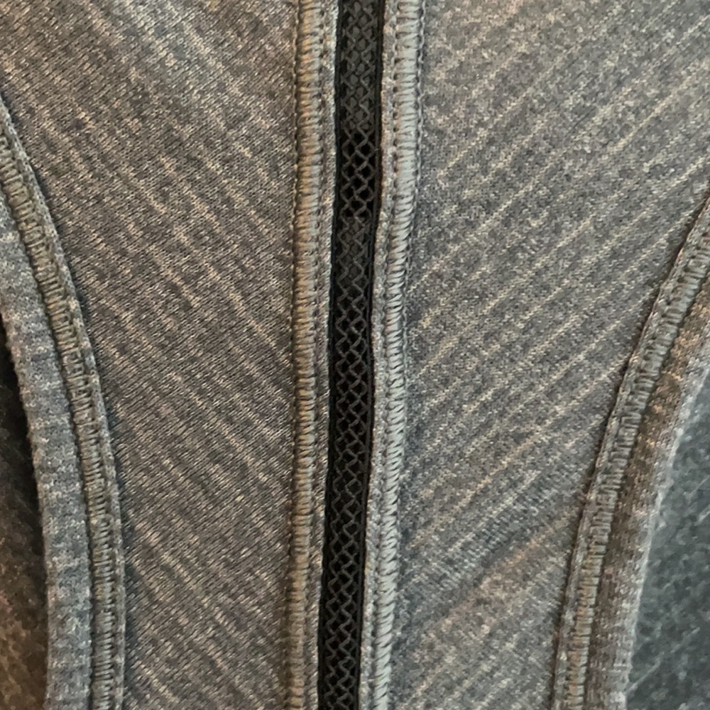 Lululemon Razorback Tank - Picture 3 of 4